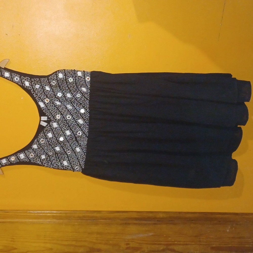 Large Size Dress With Hand Embroidery On The Bodice